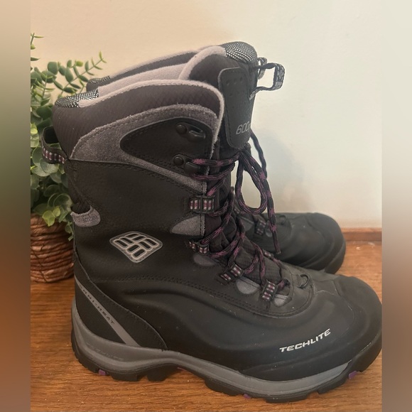 Columbia Shoes - Columbia Bugaboot Plus II Techlite Omni Heat 200 Grams Black Boots Women Size 10